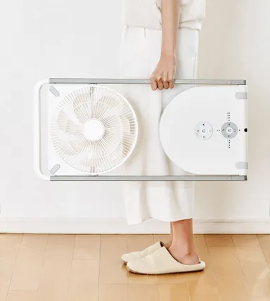 片手で持ち運べる軽さを実現