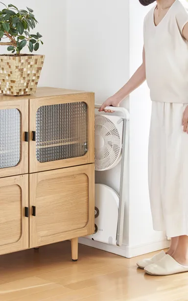 折りたたむと薄さ6.6cm！ピタッとすき間収納