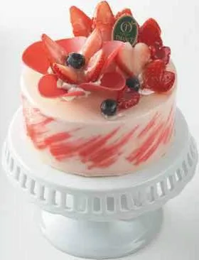 新宿高野　ミックスベリーケーキ