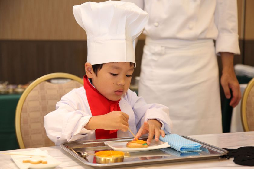 ＜母の日・父の日＞ ホテルで優雅にごゆっくり
お子様パティシエによるプレゼント付「ご両親のためのプラン」
第一ホテル東京にて　5月13日(日)・6月16日(土)開催