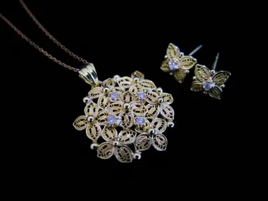 金細工　金木犀　ネックレス・ピアスセット