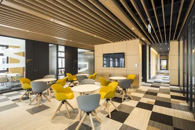 学び合いのできるラーニングコモンズとミーティングルーム