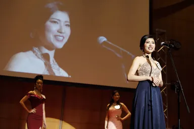 ドレスとスピーチ審査