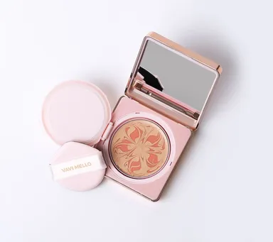 内側しっとり、見た目はふんわり ピンクピーチマーブルパクト