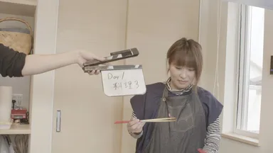 もんちさんのことを思いながら料理を作っている先輩