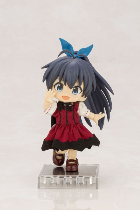 大人気作品『アイドルマスター』のキャラクター達になりきれるコスチュームセットが登場！
裾の形や背中のコウモリをかたどった衣装「ドレッシーアリス」がラインナップ入り！