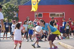 メダリスト 有森裕子さんを招いた親子チャリティマラソン 軽井沢おもちゃ王国で6月30日に初開催