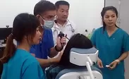 海外での耳鼻科診療の様子