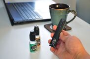 ニコチン・タール0、使い捨て感覚で使える次世代型電子タバコ「Easy VAPE」RAINBOWを新発売！