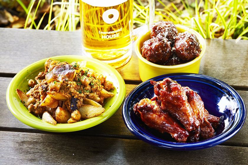 辛いは楽しい！！
この夏、丸の内ハウスではうま辛グルメ×ビールで
刺激的で爽快なひとときを演出！ 
「ビアテラス ｉｎ 丸の内ハウス２０１８」