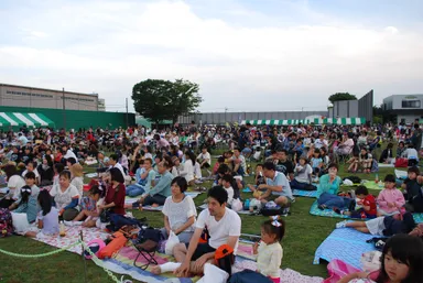 昨年は3,000名以上の来場者で賑わう