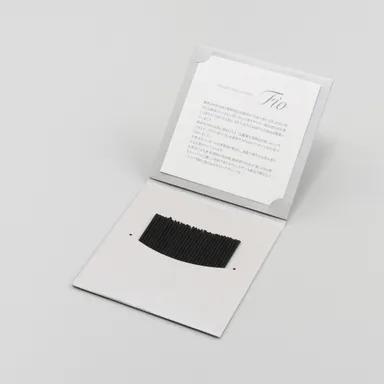 高級時計の取扱説明書のような雰囲気にお香も納められております