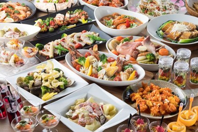 2018年夏のテーマは“豪華客船で世界一周の旅”
世界各国の味を楽しむ「グランカフェ」サマーバイキング開催
2018年6月1日（金）より 第一ホテル東京シーフォートにて