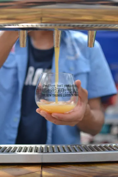 一杯一杯丁寧にサーブ