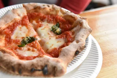 石窯焼き本格ナポリピッツァ