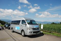 ワイナリーの街、信州・東御(とうみ)をまるごと巡る周遊バス「まるっと信州とうみ号」を増便・期間延長で今年も運行