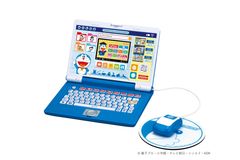 ドラえもんと楽しく学べるパソコン型学習玩具が登場　プログラミング学習やSTEMメニューなど1,000問以上収録！