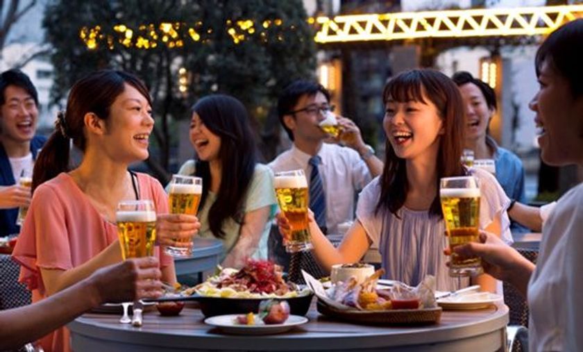 水面がゆらぎ、風がなびく、水辺のテラスで夕涼み
グランカフェビアガーデン2018
2018年6月1日（金）より　第一ホテル東京シーフォートにて