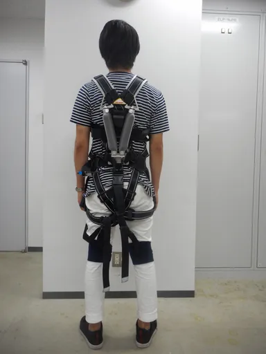 装着イメージ(男性)背面