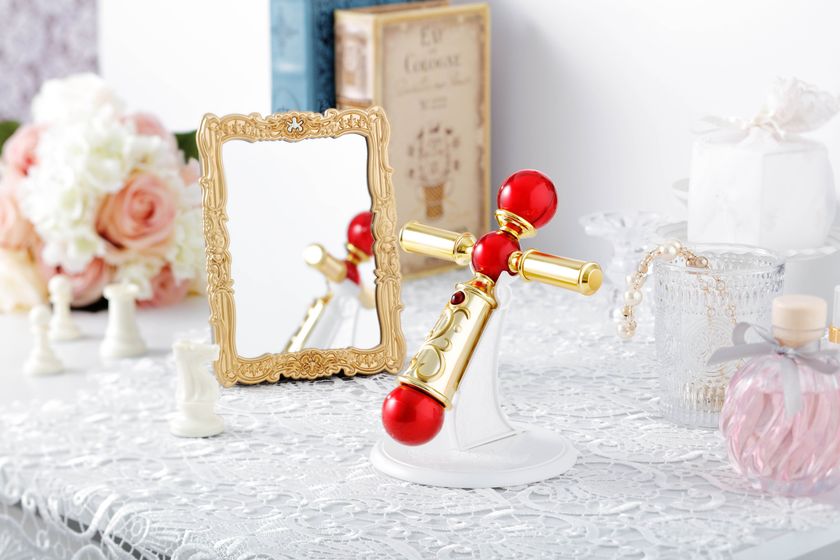 「神風怪盗ジャンヌ」20周年記念商品発売決定！
BANDAI SPIRITSで展開する
“大人向け”なりきりアイテムブランドより
実物大＆桑島法子さん新録ボイス入り本格仕様の
変身アイテム『ロザリオセット』を発売
