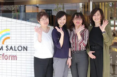 Moreformを担当する女性デザインチーム