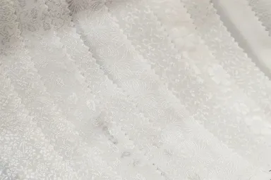 生地見本を希望者に無料配布