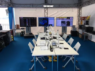 「SPICA」の本部テントの照明として