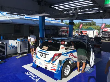 「SPICA」のメカニックテントの照明として(1)