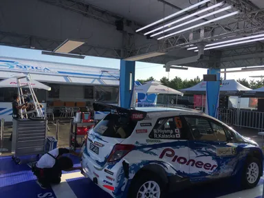 「SPICA」のメカニックテントの照明として(2)