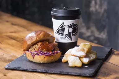 プルドポークバーガーとベニエ