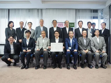 授賞式に参加された大阪労働局の皆様との撮影