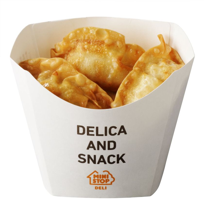 箸を使わないで食べる餃子
一口サイズの 「プチ揚げ餃子（チーズ）」
６/８（金）新発売