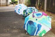 “雨が好きになる持ち歩けるアート”がコンセプトの傘「Luck＋Designers」が梅雨入り間近で需要が高まる