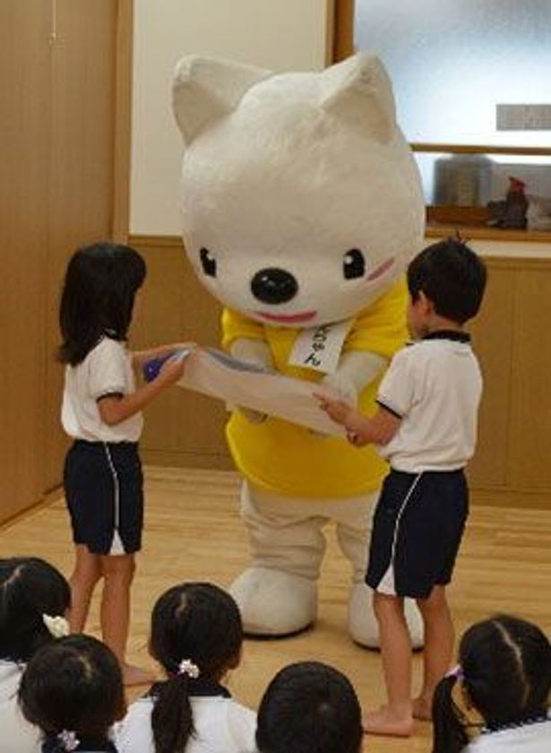 子どもたちの願いを乗せた七夕列車を運行します
～駅においても短冊を貼付したポスターを飾り付けます～