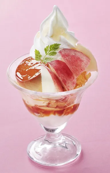 自家製プリンと白桃のサンデー