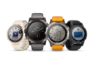 左からfenix 5S Plus Sapphire Rose Gold, fenix 5X Plus Sapphire Ti Black,  fenix5 Plus Sapphire Ti Gray, fenix 5 Plus Sapphire Black