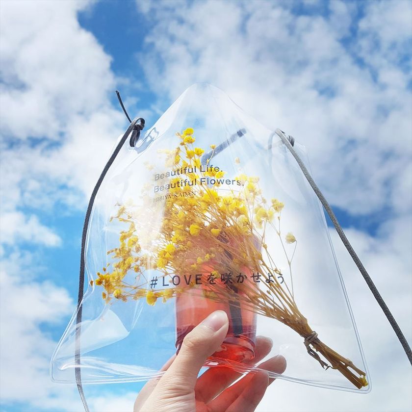 LOVE SONGとGREENに包まれる
日本最大級のウエディングフェス
「Tokyo Wedding Showcase」に出店

～メインステージ装飾を担当するほか、
日比谷花壇ウエディングを感じる空間で、
フラワーサコッシュ付きドリンクの販売や
ワークショップを開催～