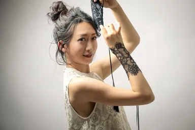 監督リリー・リナエ