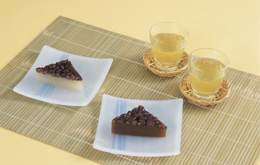 夏スイーツの新定番?!人気広がる季節のお菓子
新宿小田急「水無月」期間限定販売
