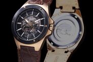 フルボデザインより、ブランド設立15周年を記念した100本限定の腕時計が登場！クロコダイルレザーを使用した、上品で洒脱なデザイン