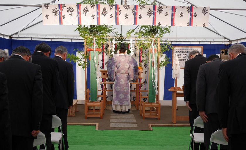 京セラ鹿児島川内工場新棟の
建設開始に伴う地鎮祭を実施