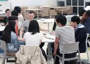 日本人学生と外国人留学生が学び合う“English Cafe”