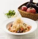 ～コンソメかき氷をかける～　海老と夏野菜のトムヤムロッソ withパクチー