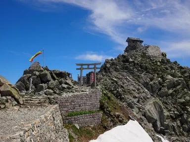 標高3,003ｍ雄山山頂：天空の社「雄山神社峰本社」