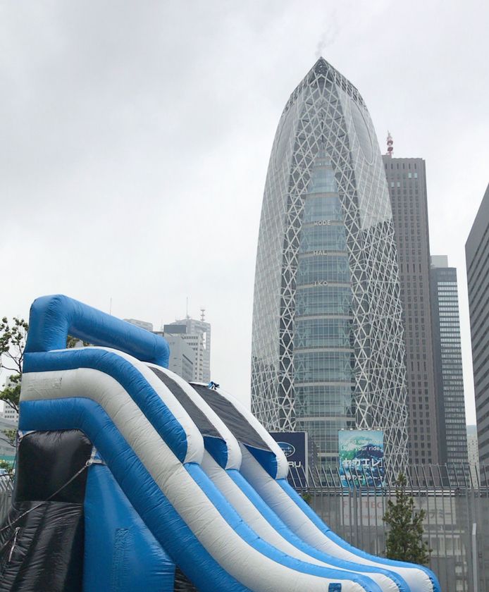 海の日3連休は、小田急新宿店で水遊び！
屋上広場に「ウォータースライダー」が出現します
