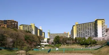 広大な敷地の若葉台団地
