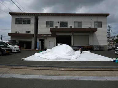 拡げて膨らませます