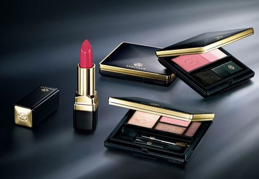 ノエビア最高峰のスキンケアシリーズ『ノエビア スペチアーレ』から、
メイクアップアイテムが誕生。