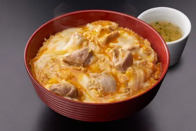 奇跡の親子丼 ～幻の地鶏・熊本 天草大王～　1,058円