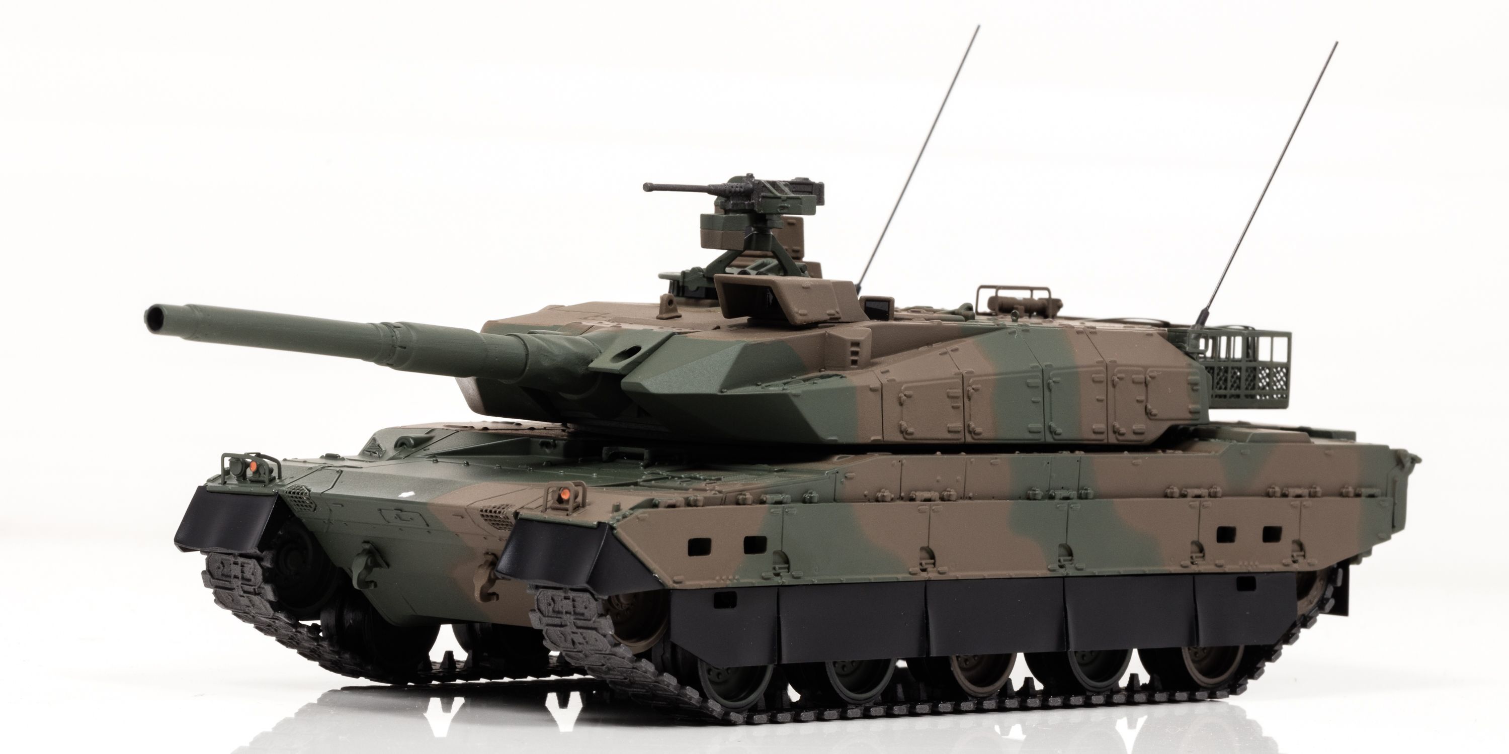 陸上自衛隊車両の主力戦車である10式戦車が1 43スケール完成品で登場 7月10日予約受付開始 株式会社ヒコセブンのプレスリリース